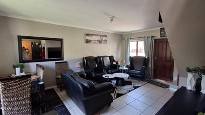 Apartment / Flat For Sale in Parklands, Cape Town
